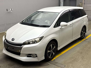 TOYOTA WISH 2013