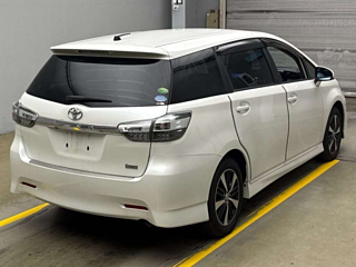 TOYOTA WISH 2013