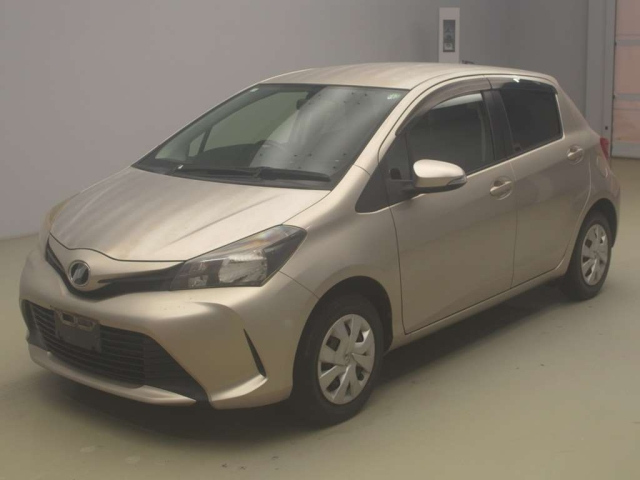 TOYOTA VITZ 2015