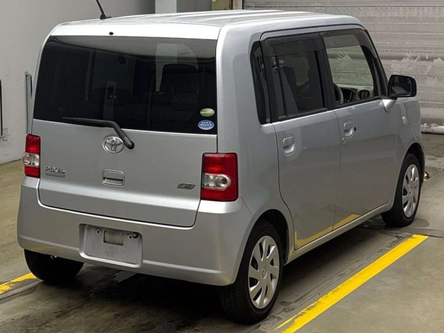 TOYOTA PIXIS SPACE 2012
