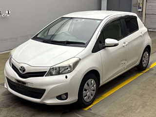 TOYOTA VITZ 2013