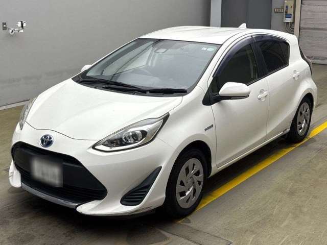 TOYOTA AQUA 2019