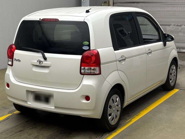 TOYOTA PORTE 2014