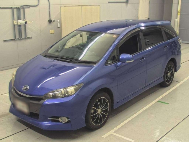 TOYOTA WISH 2013