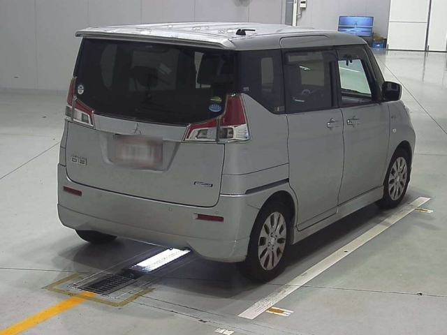 MITSUBISHI DELICA D2 2020
