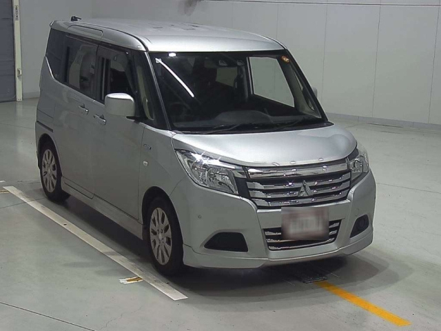 MITSUBISHI DELICA D2 2020
