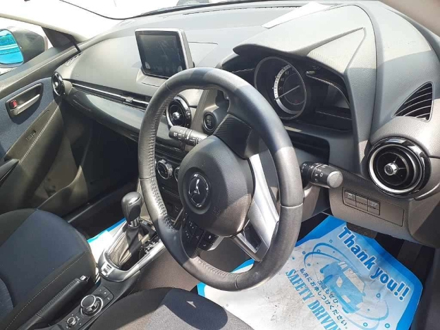 MAZDA DEMIO 2015