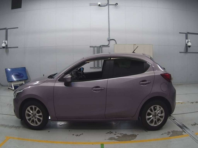 MAZDA DEMIO 2015