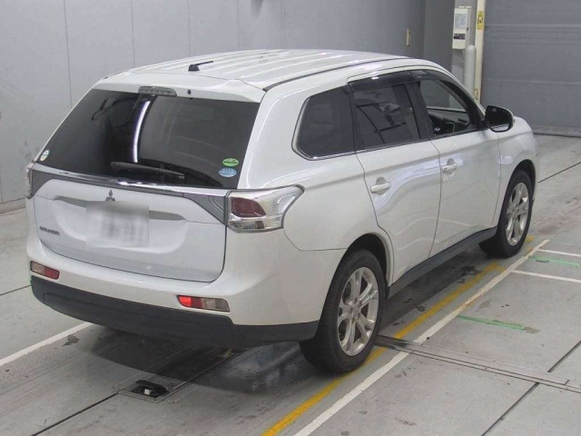MITSUBISHI OUTLANDER 2013