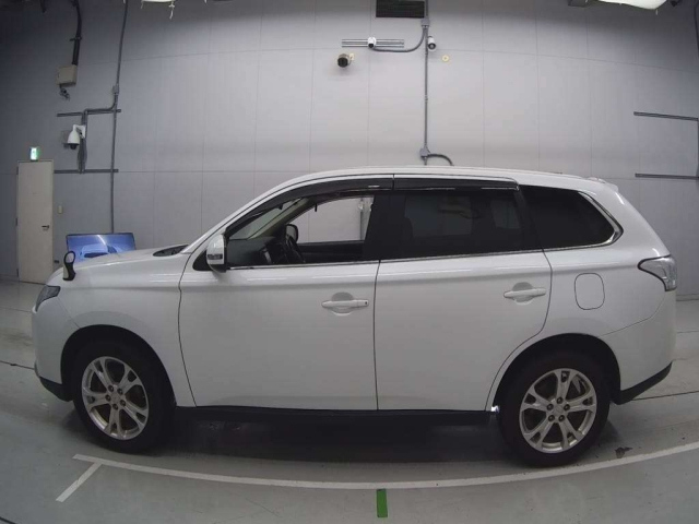 MITSUBISHI OUTLANDER 2013