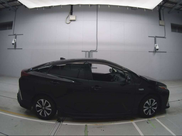 TOYOTA PRIUS PHV 2019