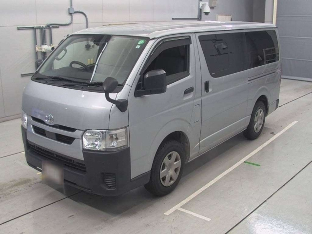 TOYOTA HIACE VAN 2023