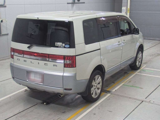 MITSUBISHI DELICA D5 2010