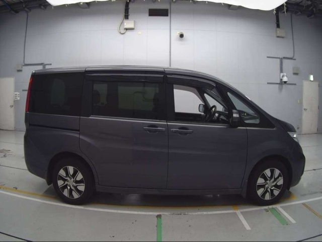 HONDA STEP WAGON 2017