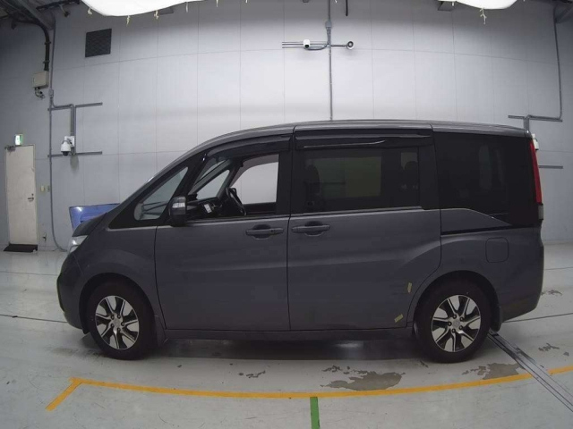 HONDA STEP WAGON 2017