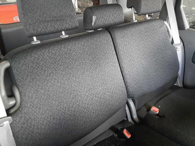 TOYOTA SIENTA 2012