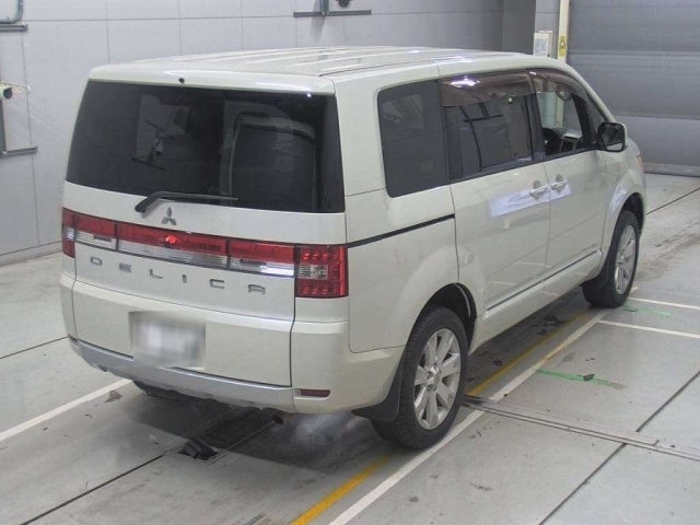 MITSUBISHI DELICA D5 2012