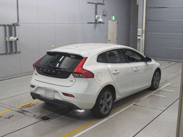 VOLVO V40 2013