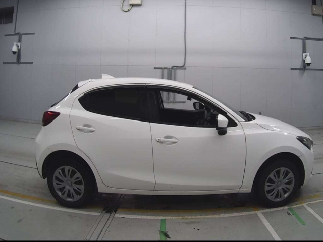 MAZDA DEMIO 2018