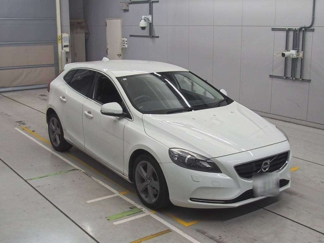 VOLVO V40 2013