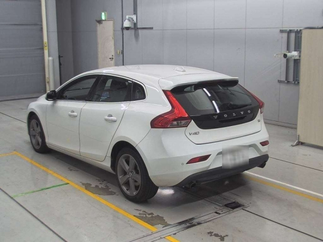 VOLVO V40 2013