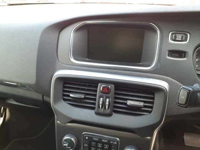 VOLVO V40 2013