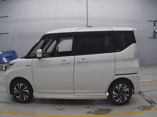 MITSUBISHI DELICA D2 2016
