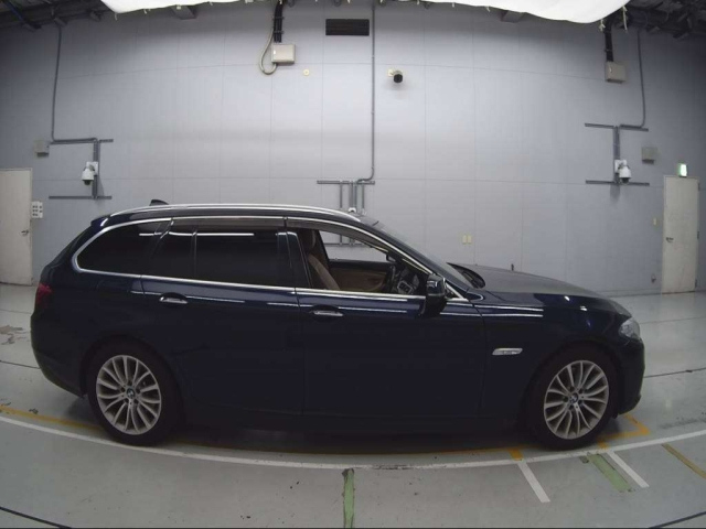 BMW 5 SERIES 2013