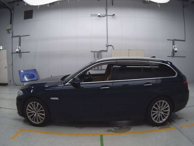 BMW 5 SERIES 2013