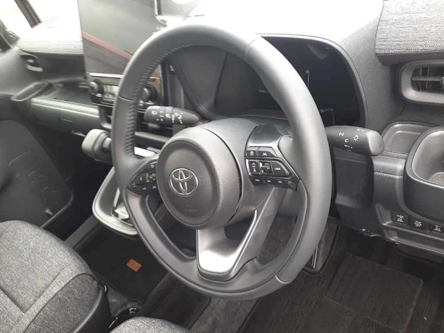 TOYOTA SIENTA 2024