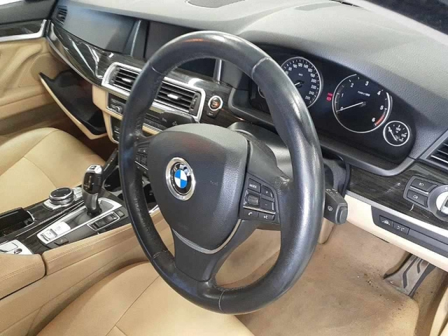 BMW 5 SERIES 2013