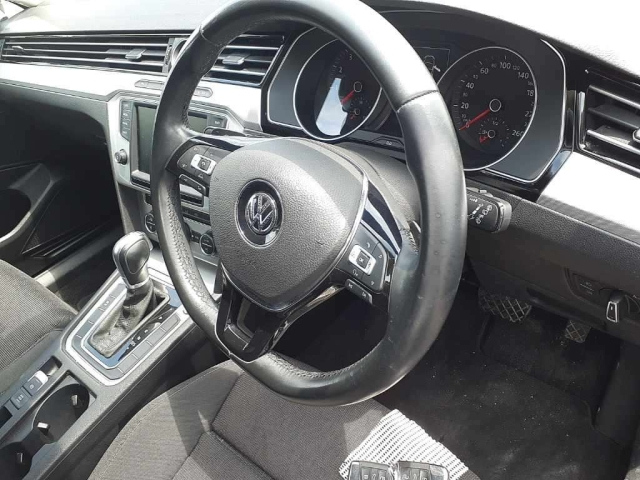 VOLKSWAGEN PASSAT VARIANT 2016
