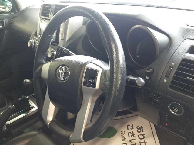 TOYOTA LAND CRUISER PRADO 2011