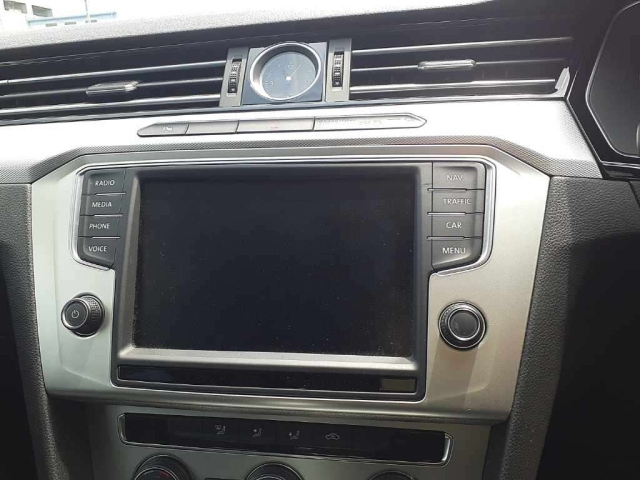 VOLKSWAGEN PASSAT VARIANT 2016