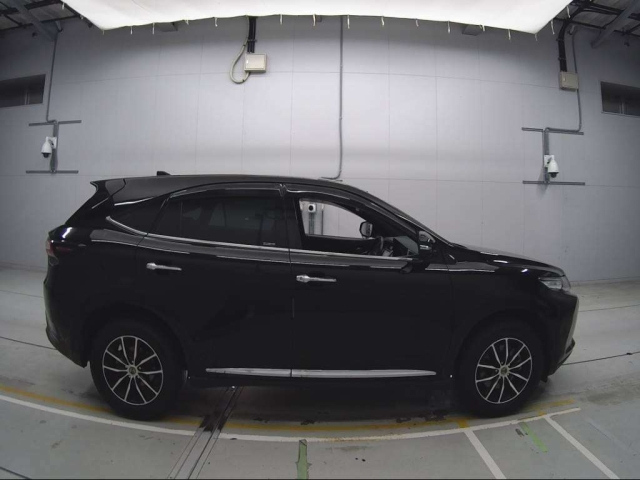 TOYOTA HARRIER 2017