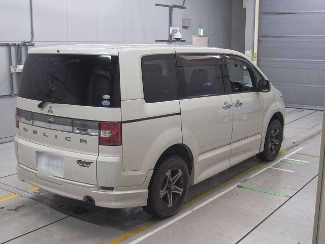 MITSUBISHI DELICA D5 2010