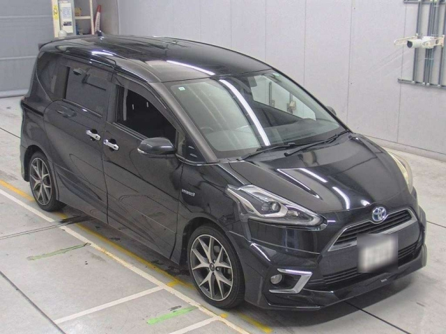 TOYOTA SIENTA 2015