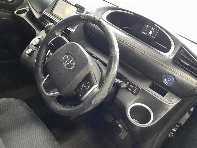 TOYOTA SIENTA 2015