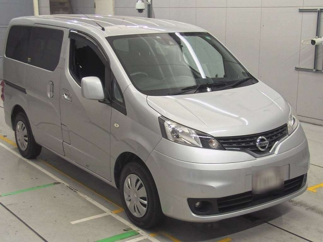 NISSAN NV200 2020