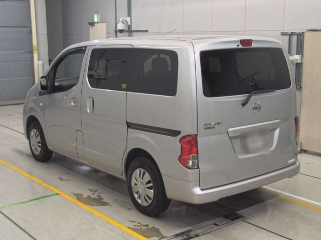 NISSAN NV200 2020