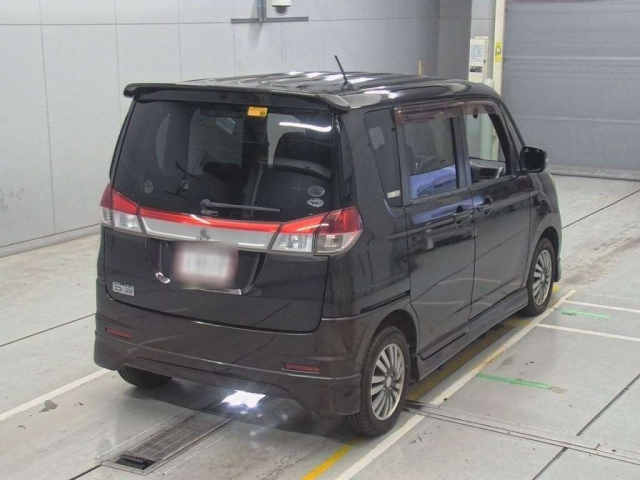 MITSUBISHI DELICA D2 2012