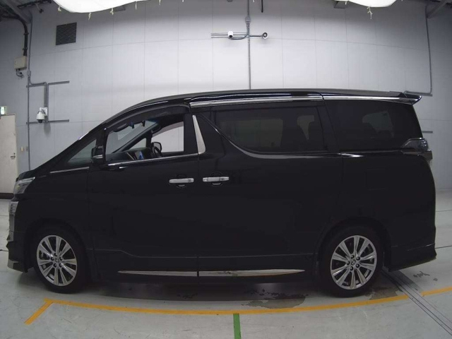 TOYOTA VELLFIRE 2022