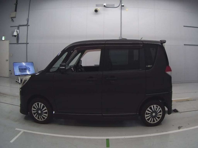 MITSUBISHI DELICA D2 2012