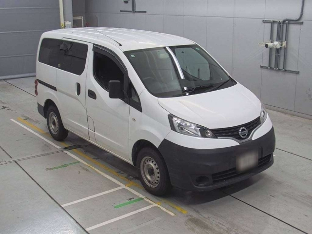 NISSAN NV200 2019