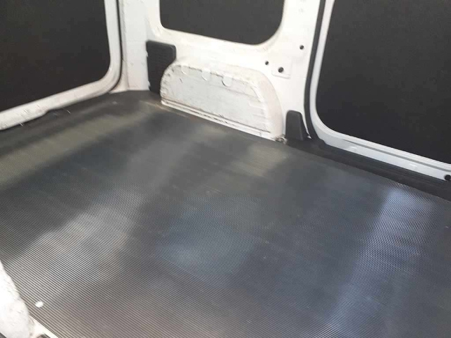 NISSAN NV200 2019