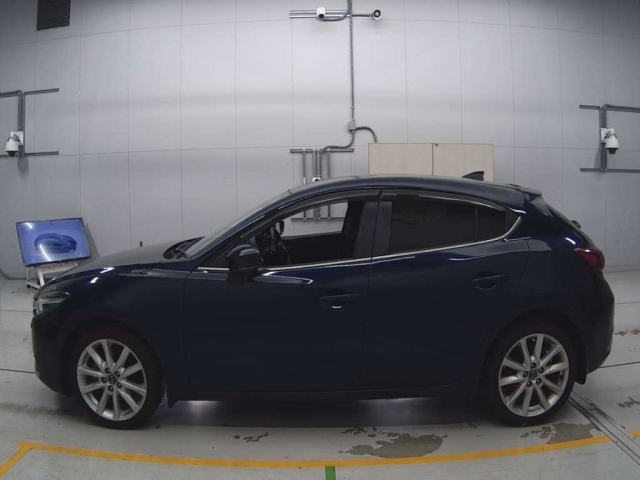 MAZDA AXELA 2016