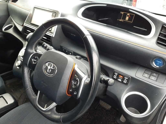TOYOTA SIENTA 2017