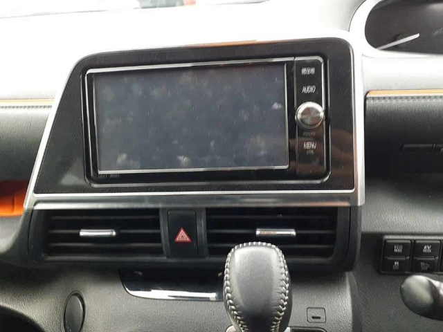TOYOTA SIENTA 2017
