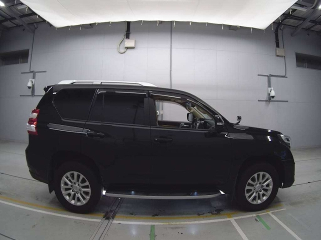 TOYOTA LAND CRUISER PRADO 2016