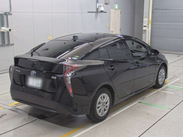 TOYOTA PRIUS 2017